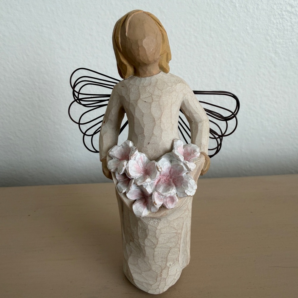 Willow Tree “Angel of spring” with Cream and Pink Accents (Retired)